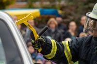 Zahlreiche Besucher nutzten das sonnige Herbstwetter, um einen Blick hinter die Kulissen der Feuerwehr zu werfen.