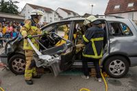 Zahlreiche Besucher nutzten das sonnige Herbstwetter, um einen Blick hinter die Kulissen der Feuerwehr zu werfen.