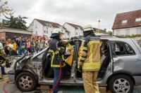 Zahlreiche Besucher nutzten das sonnige Herbstwetter, um einen Blick hinter die Kulissen der Feuerwehr zu werfen.