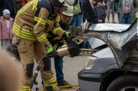 Zahlreiche Besucher nutzten das sonnige Herbstwetter, um einen Blick hinter die Kulissen der Feuerwehr zu werfen.