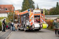 Zahlreiche Besucher nutzten das sonnige Herbstwetter, um einen Blick hinter die Kulissen der Feuerwehr zu werfen.