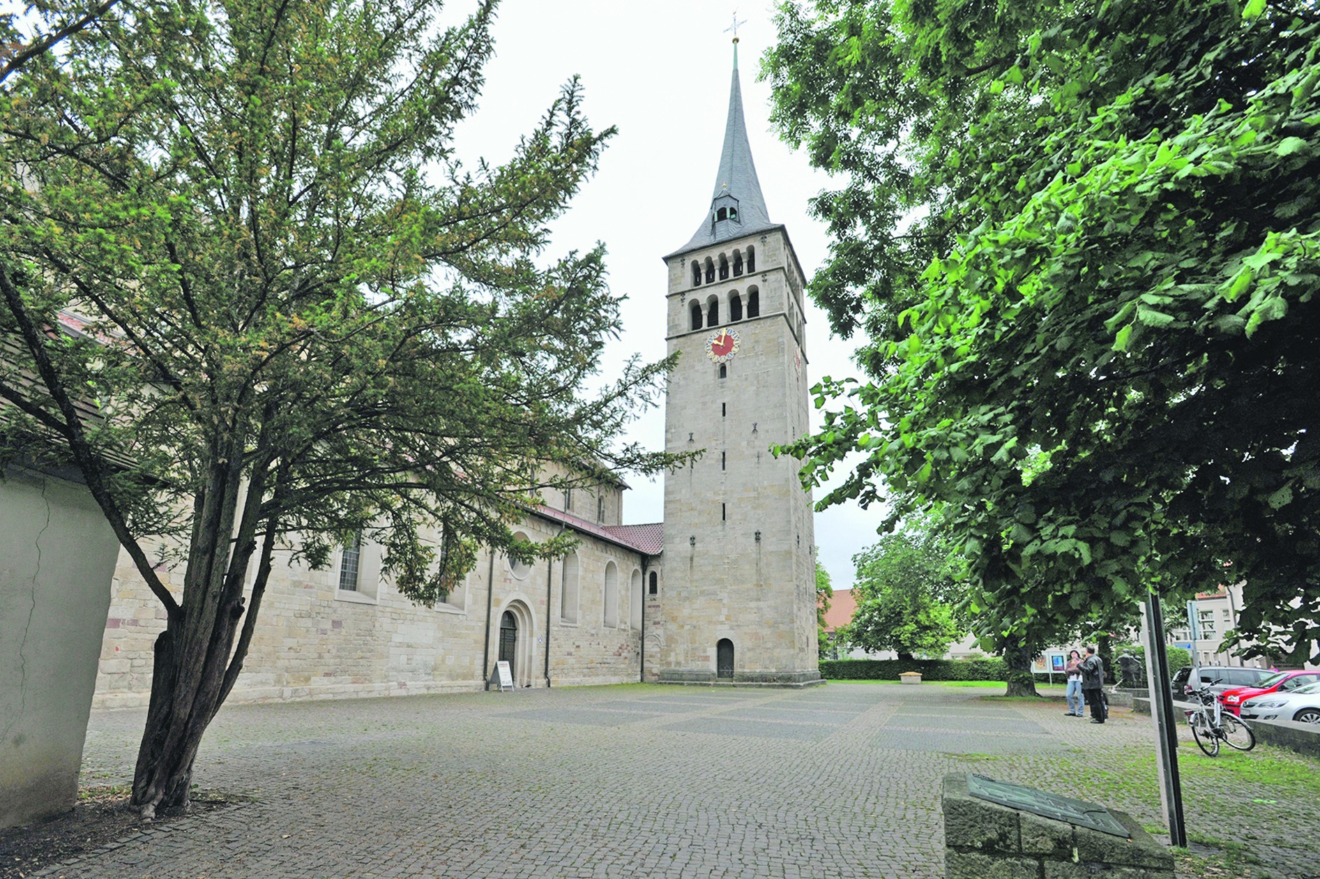 Mehr Leben auf dem Platz vor der Sindelfinger Martinskirche: Wunschgedanken von Gästen und Einheimischen. Bild: Bausch