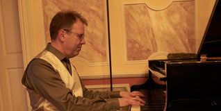 Michael Kuhn beim Klavierabend im Maltesersaal.