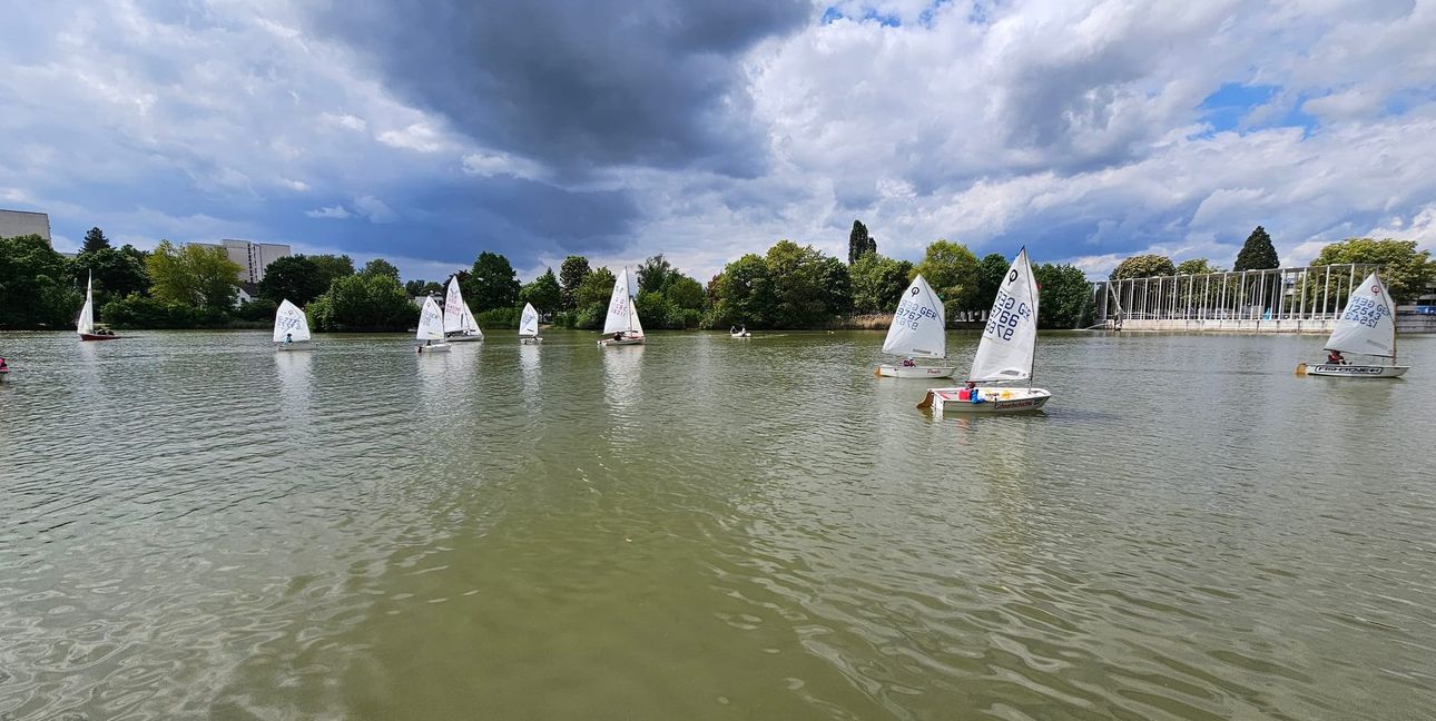 Die Regatta der Bootsklassen „Optimist“ und „Jolle“ auf dem Oberen See in Böblingen.