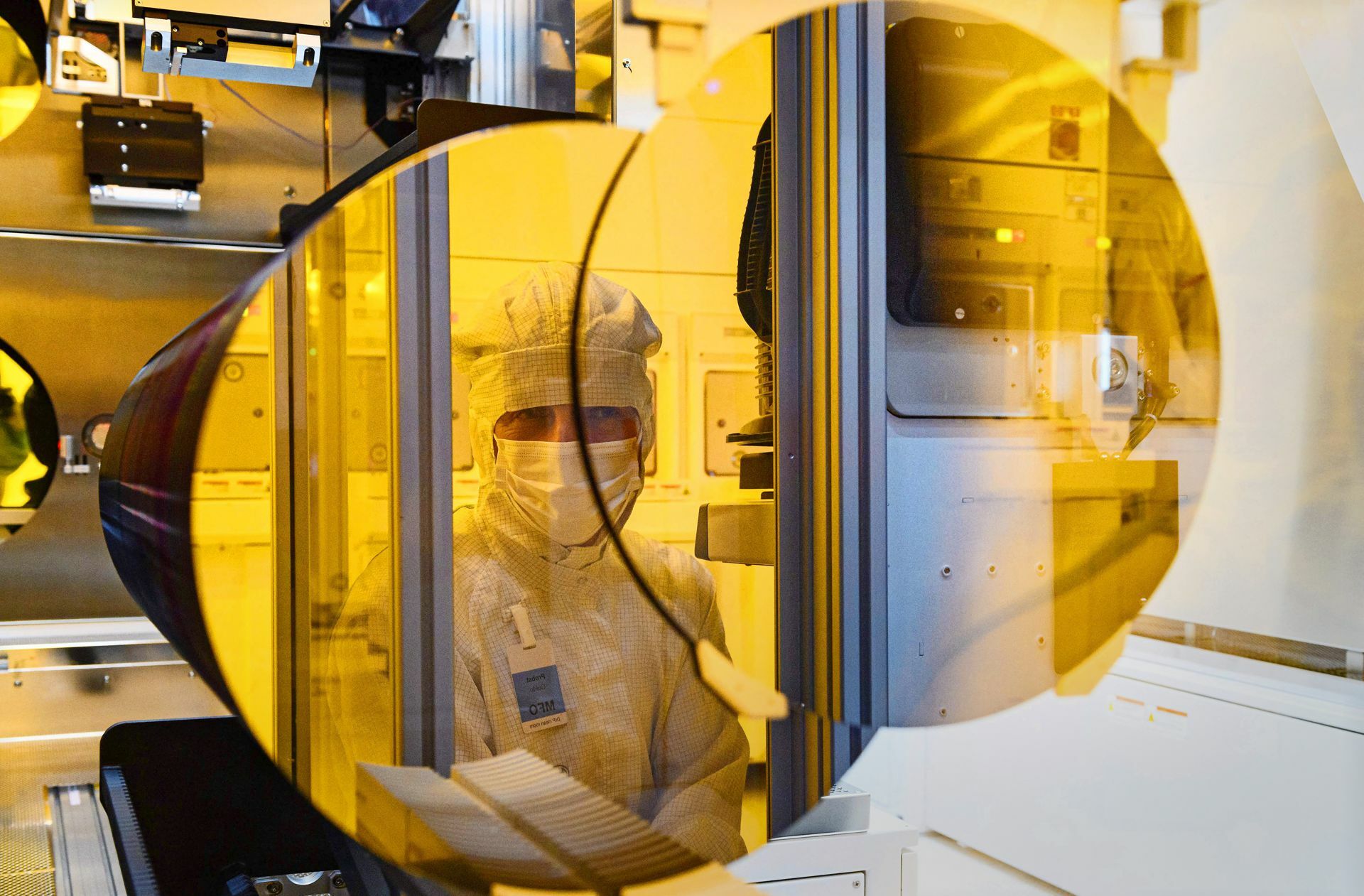 Bereits im Juli verlassen die ersten Chips das Werk in Dresden. Eingesetzt werden sie in Elektrowerkzeugen.
 Foto: AFP/Jens Schlueter