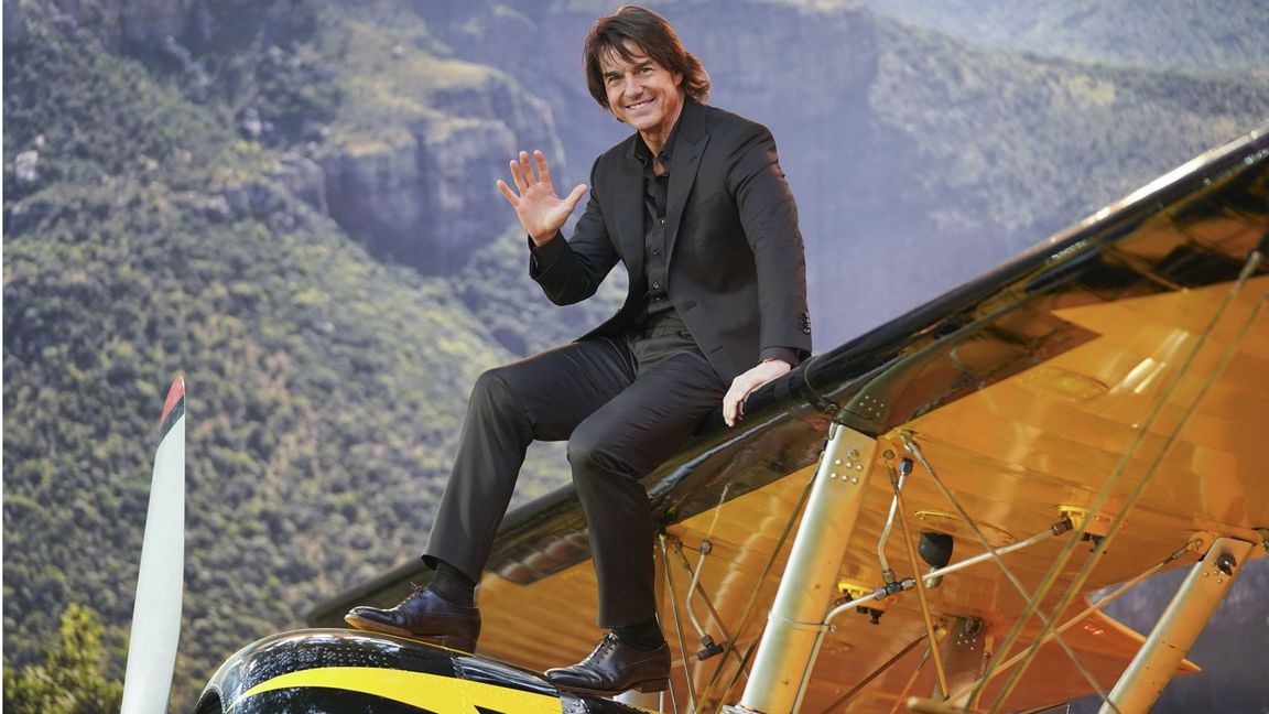 Tom Cruise posiert am 15. Mai 2025 für die Fotografen bei der Ankunft auf der Premiere des Films „Mission: Impossible - The Final Reckoning“.