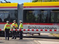Am Südbahnhof in Böblingen wurde eine Person von einer Schönbuchbahn erfasst und schwer verletzt.
