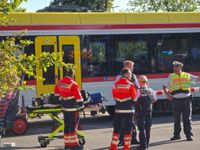 Am Südbahnhof in Böblingen wurde eine Person von einer Schönbuchbahn erfasst und schwer verletzt.