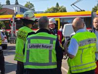 Am Südbahnhof in Böblingen wurde eine Person von einer Schönbuchbahn erfasst und schwer verletzt.