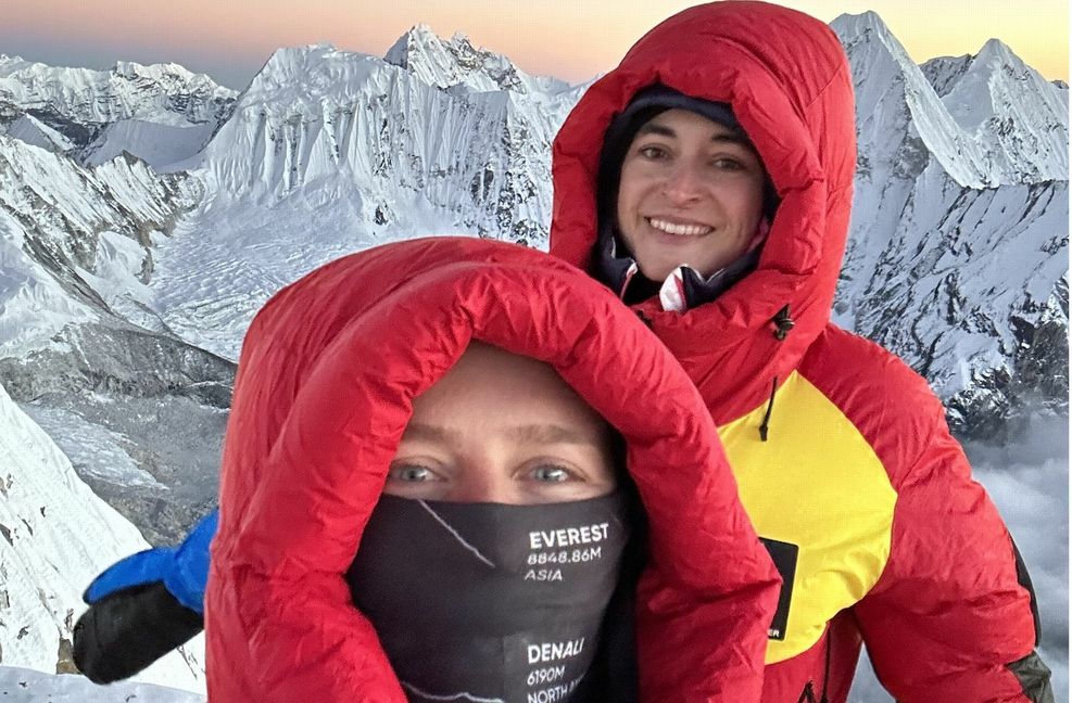 Gentiana Zyba (vorne)   und Sandra Christen in 6400 Metern Höhe