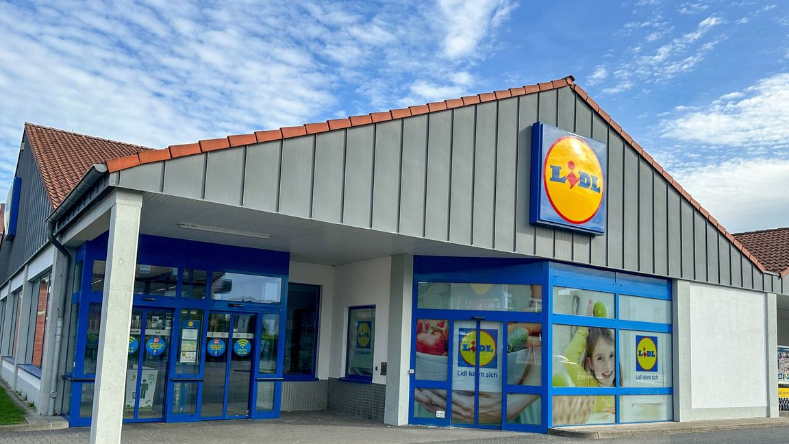 Für die Versorgung von Lidl und Kaufland will die Schwarz Gruppe auch selbst sorgen. Das soll verhindern, dass Produkte für die Kunden knapp werden.