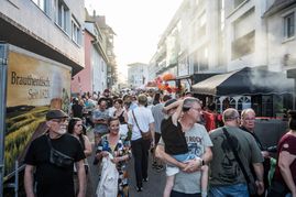 So feiert Sindelfingen das internationale Straßenfest.