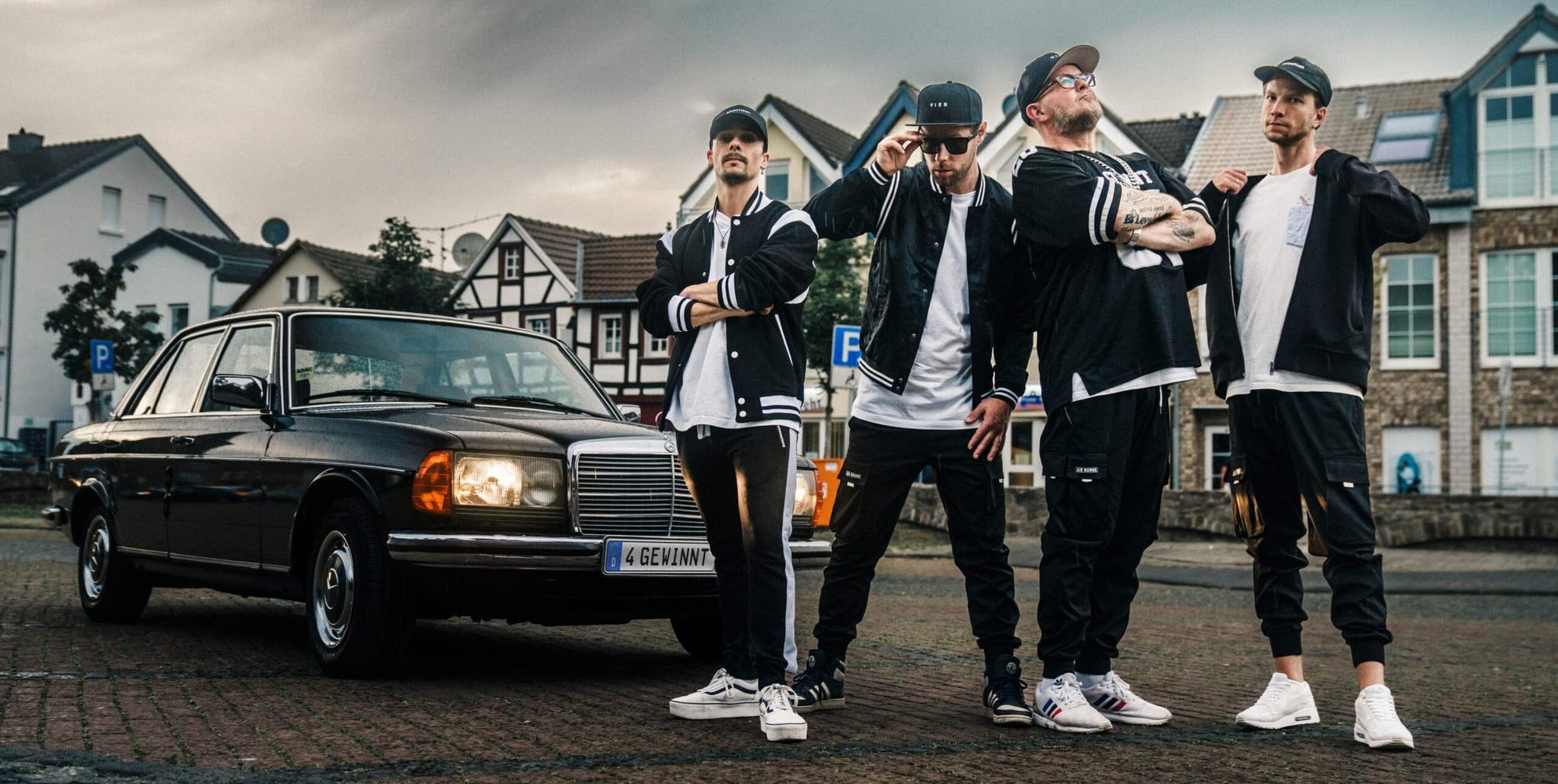 Vier gewinnt: Roland Streicher (Michi Beck), Lucas Günzel (Smudo), Jörg Fricke, Jay Walkin (Andy Y) und Severin Rose (Thomas D, von links). Zur Band gehören außerdem JB Bünnemeyer (Bass/Synthesizer), Jonathan Fehst (Schlagzeug), 
Nils Bölting (Gitarre) und der Tontechniker Simon Grothe.