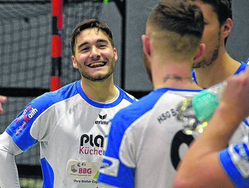 Das Lachen ist zurück. Spielmacher Frederik Todt und die HSG Böblingen/Sindelfingen streben heute Abend gegen die SF Schwaikheim die Wende zum Guten an. Bild: Zvizdiç