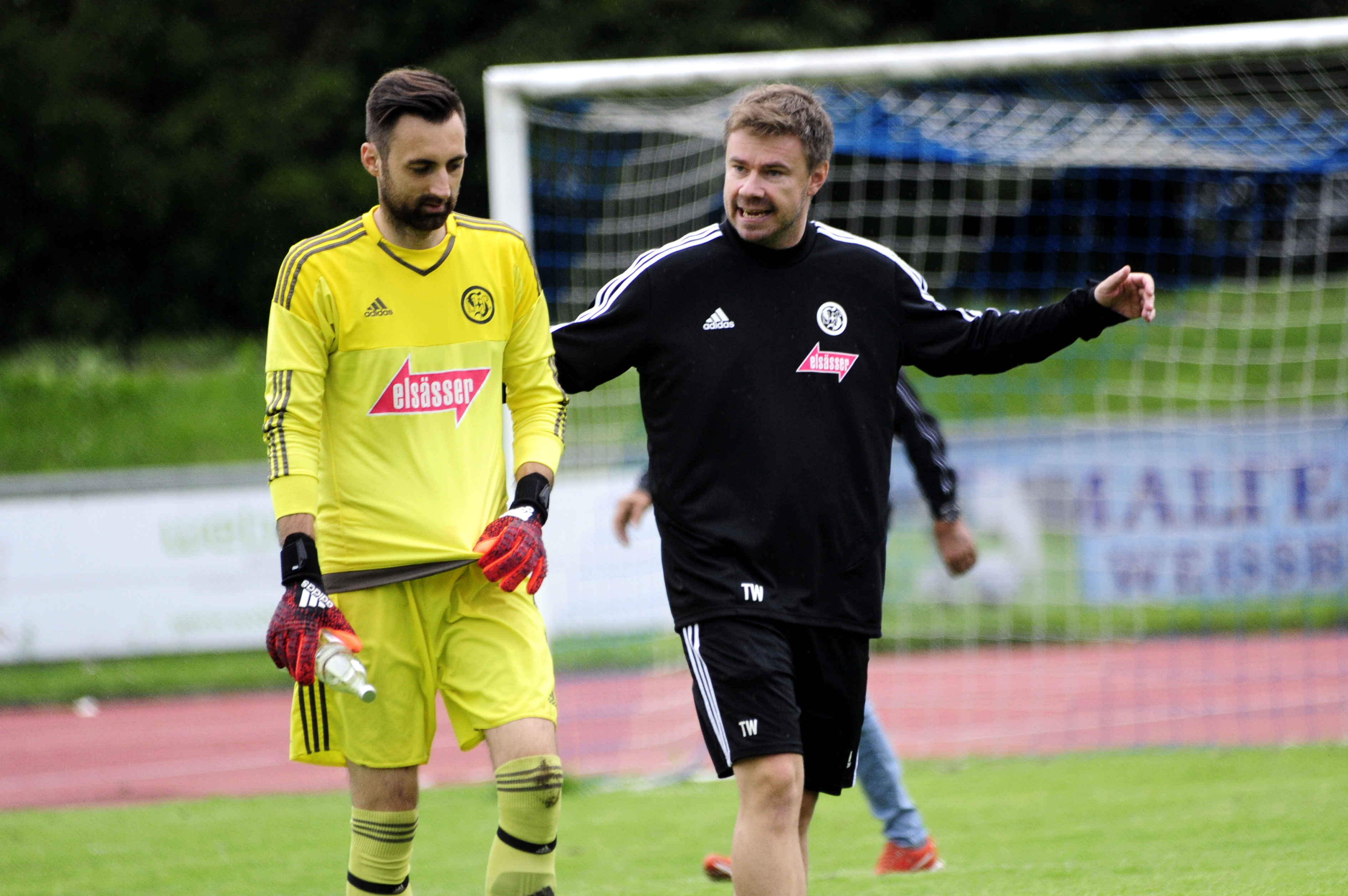 17.8.19 Sindelfingen Torwart David Kocyba und Trainer Tobias Winter