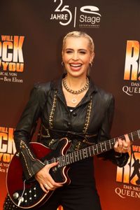 Die Premiere von "We will rock you" in Stuttgart ließen sich viele Promis nicht entgehen.