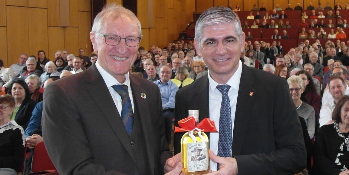 650 guests celebrate Mayor Ioannis Delakos in Holzgerlingen