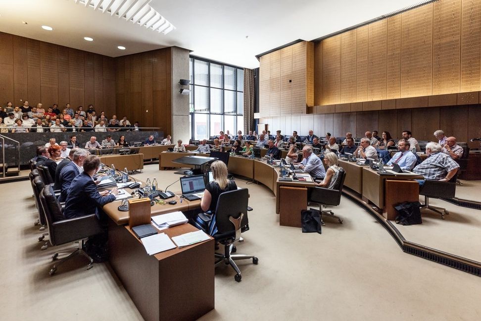 Der Sitzungsmarathon des Sindelfinger Gemeinderats in der kommenden Woche steht in der Kritik. Bild: Fotoknobi/A