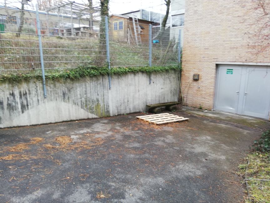 Hier lagerten die Bretter. Bild: z