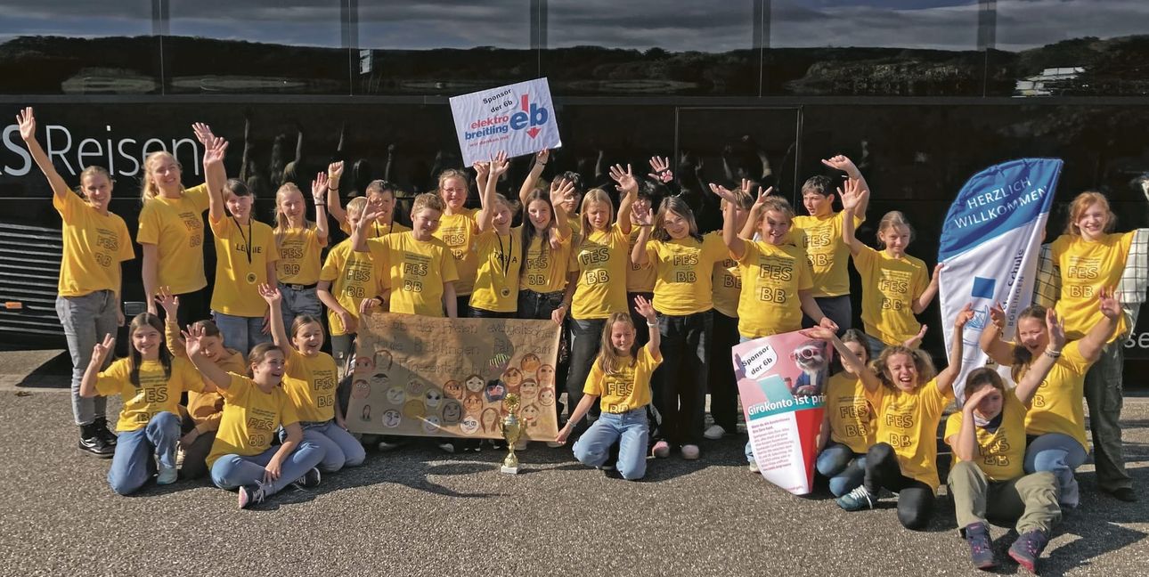 Lauter gutgelaunte Sechstklässler.