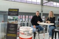 Aussteller aus verschiedenen Branchen stellen ihre Unternehmen und offenen Positionen vor.