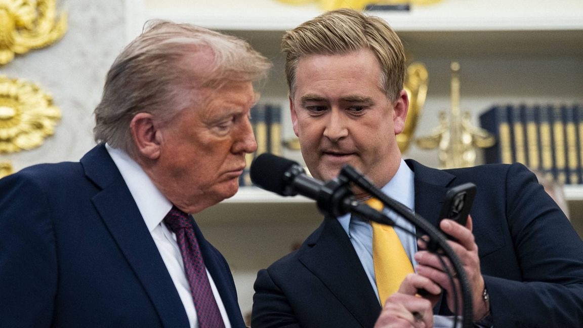 Hier steht, sie seien tot: Peter Doocy, Reporter von Fox News, konfrontierte US-Präsident Trump mit den Gerüchten zu seinem Tod.