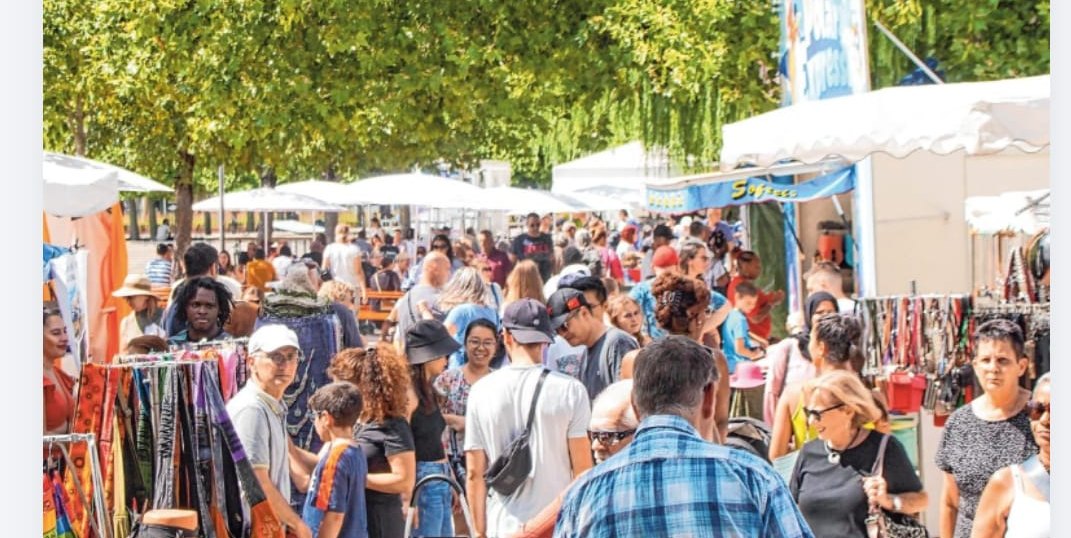 Buntes Treiben beim Afrika-Festival auf dem Böblinger Elbenplatz.