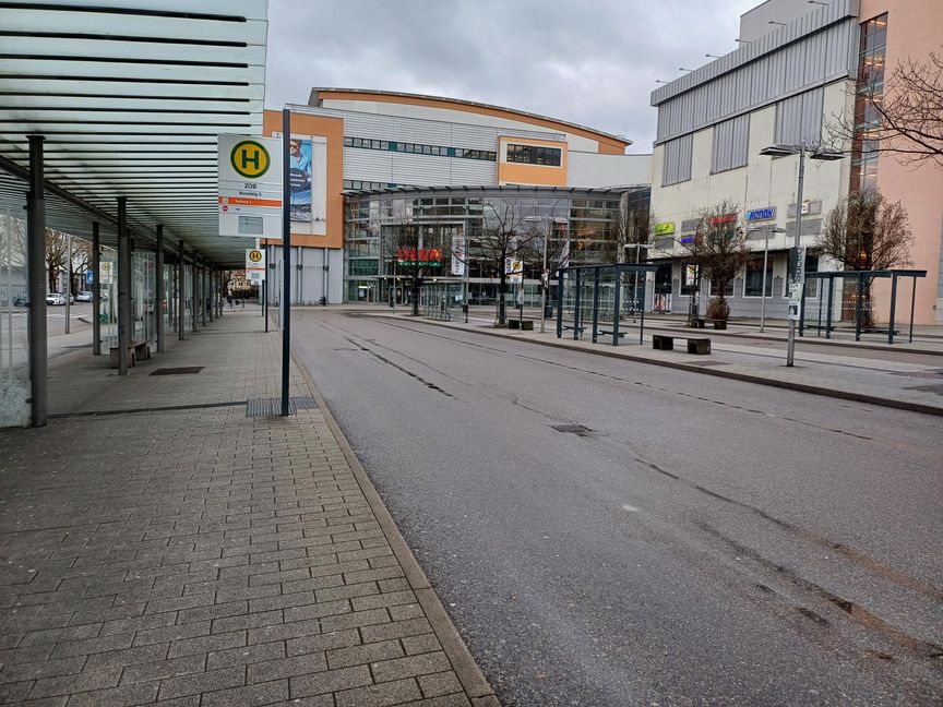 Gähnende Leere am Sindelfinger Busbahnhof.
