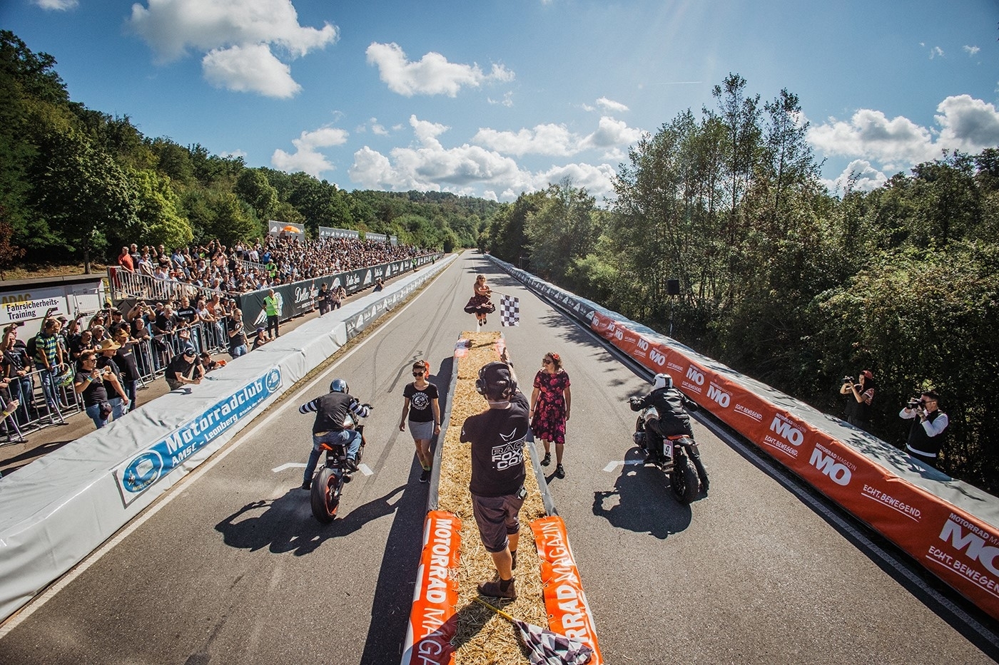 Von Freitag um 18 Uhr bis Sonntag um 18 Uhr geht auf der alten Solitude-Rennstrecke zwischen Leonberg und Stuttgart das Biker-Spektakel „Glemseck 101“ über die Bühne.    Bild: z