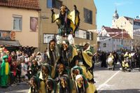 Narren, Hexen und tolle Stimmung beim Böblinger Rosenmontagsumzug.
