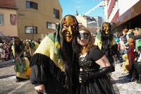 Narren, Hexen und tolle Stimmung beim Böblinger Rosenmontagsumzug.