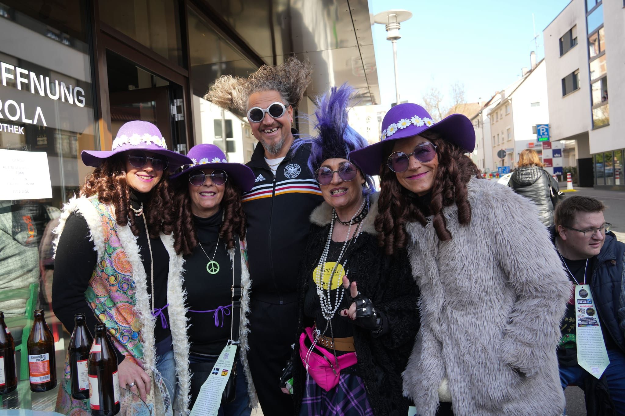 Narren, Hexen und tolle Stimmung beim Böblinger Rosenmontagsumzug.