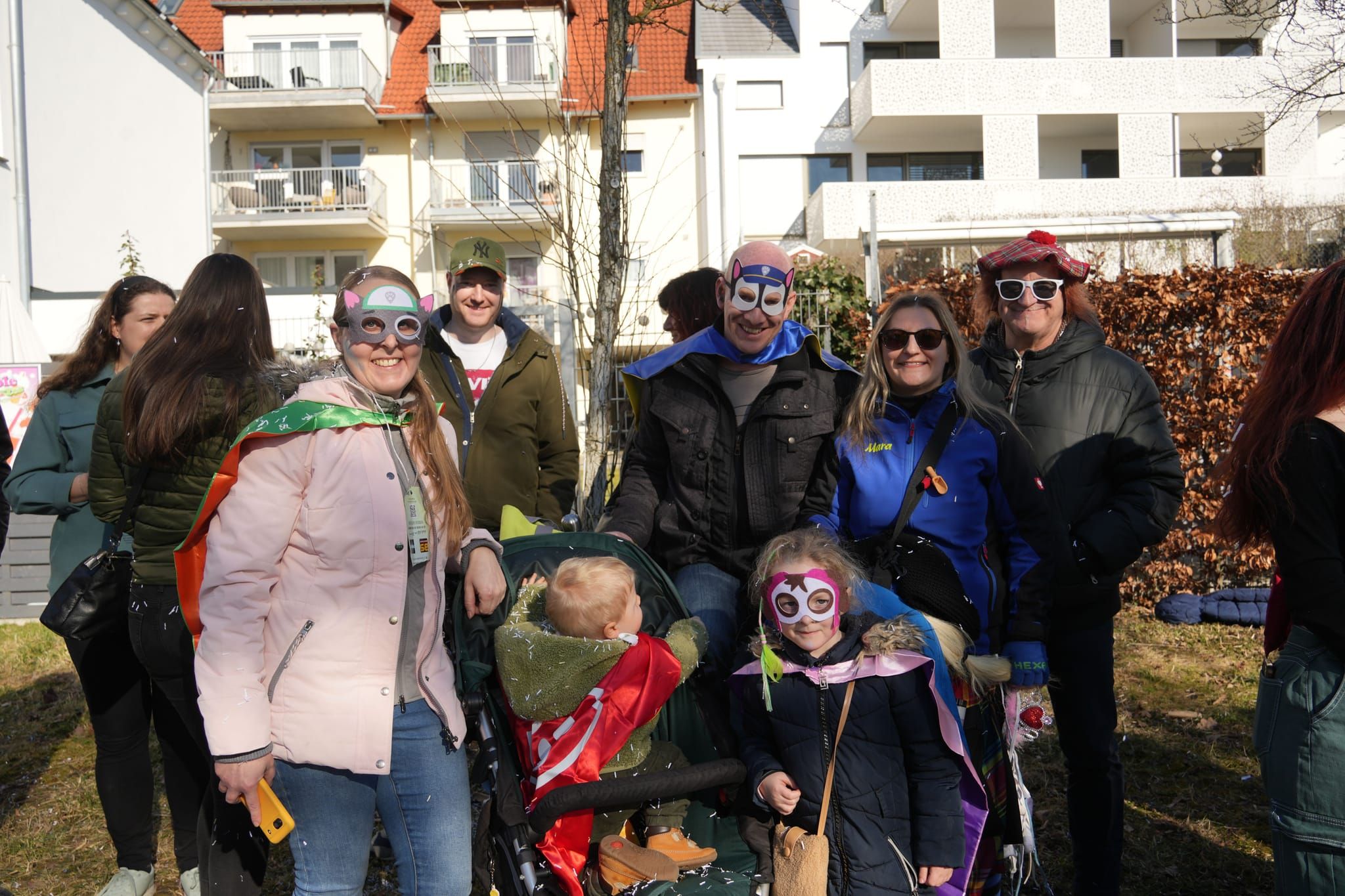 Narren, Hexen und tolle Stimmung beim Böblinger Rosenmontagsumzug.