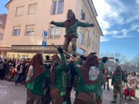 Narren, Hexen und tolle Stimmung beim Böblinger Rosenmontagsumzug.