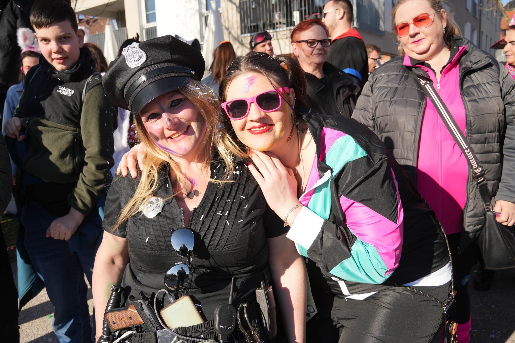 Narren, Hexen und tolle Stimmung beim Böblinger Rosenmontagsumzug.