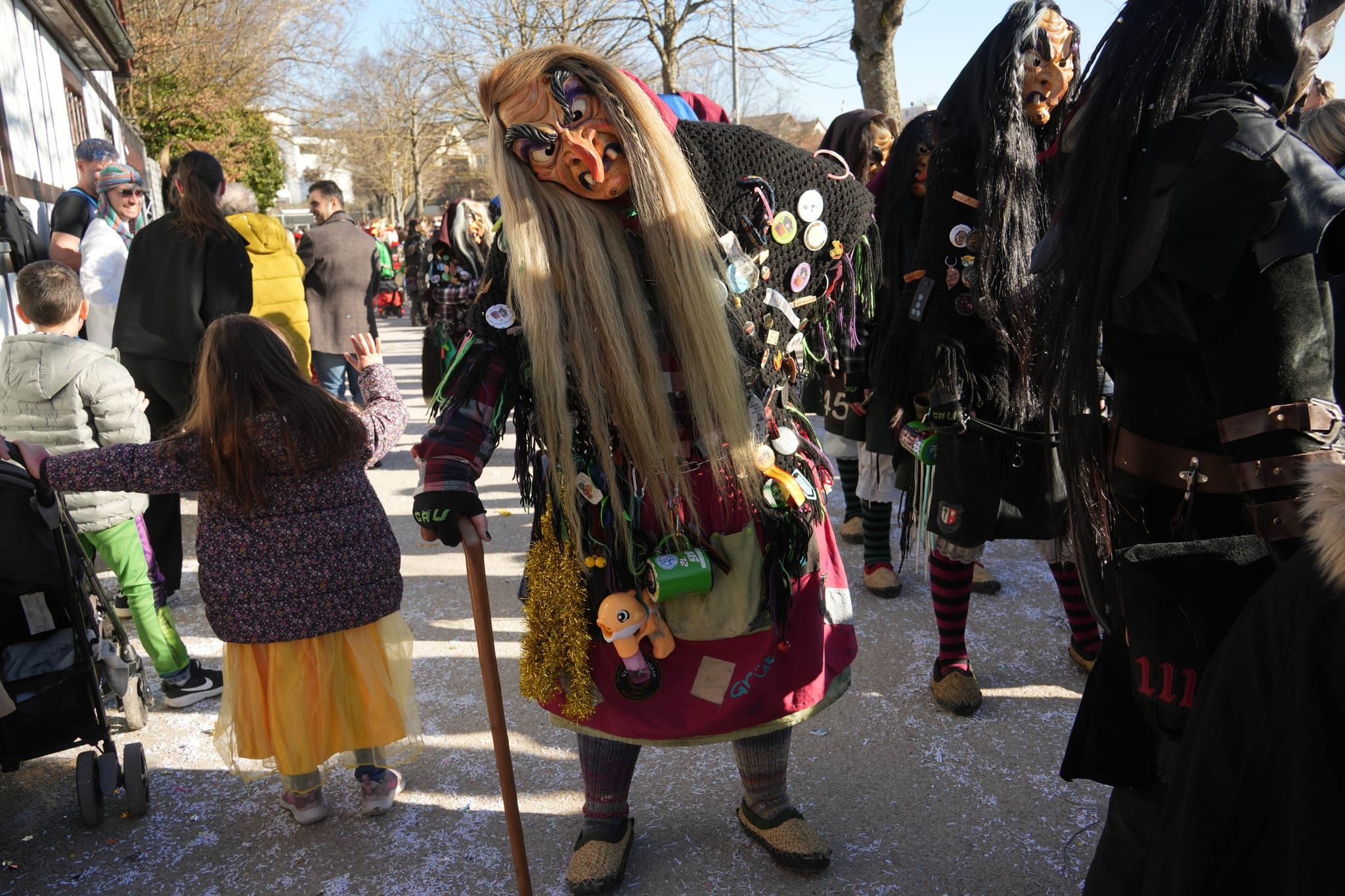 Narren, Hexen und tolle Stimmung beim Böblinger Rosenmontagsumzug.