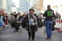 Narren, Hexen und tolle Stimmung beim Böblinger Rosenmontagsumzug.