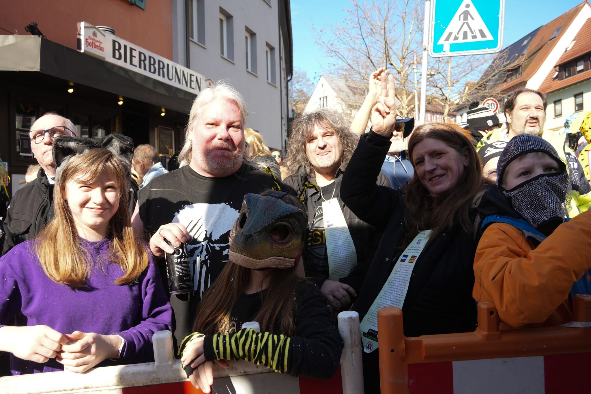Narren, Hexen und tolle Stimmung beim Böblinger Rosenmontagsumzug.
