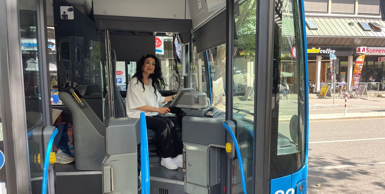 Anwer Ahmed wurde als Busfahrerin des Jahres 2026 ausgezeichnet.