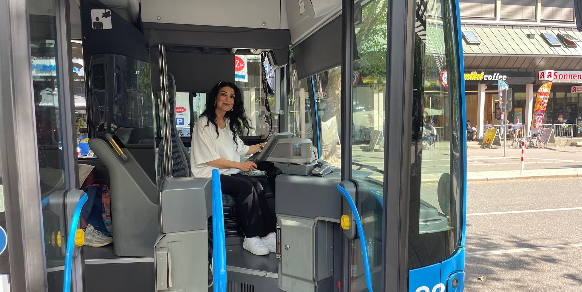 Anwer Ahmed wurde als Busfahrerin des Jahres 2026 ausgezeichnet.
