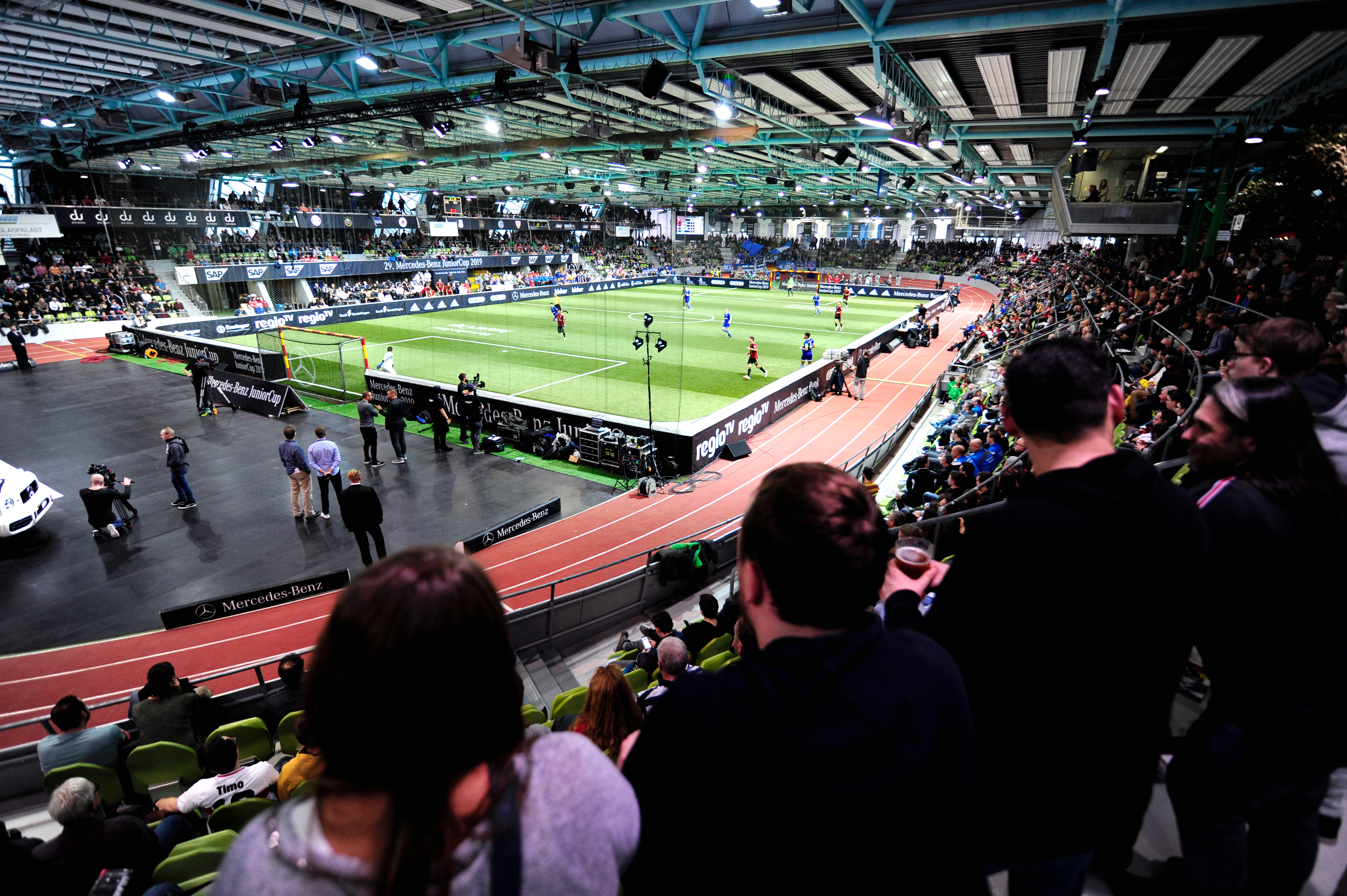 Anfang Januar 2023 rollt beim Mercedes-Benz Junior Cup im Sindelfinger Glaspalast wieder der Ball. Bild: photostampe/A