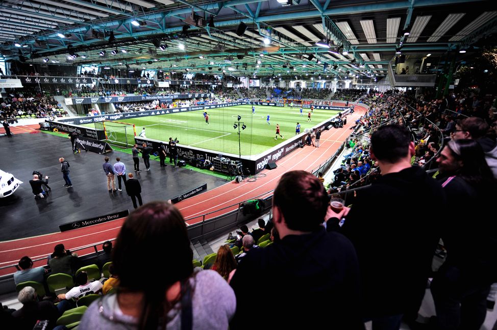 Anfang Januar 2023 rollt beim Mercedes-Benz Junior Cup im Sindelfinger Glaspalast wieder der Ball. Bild: photostampe/A