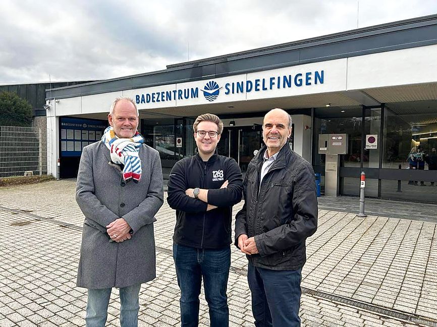 Die Stadträte Axel Finkelnburg, Maximilian Reinhardt und Ulrich Hensinger (von links) positionieren sich klar gegen die von der Stadtverwaltung favorisierte 100-Millionen-Euro-Variante für das  Sindelfinger Badezentrum.  Bild: z