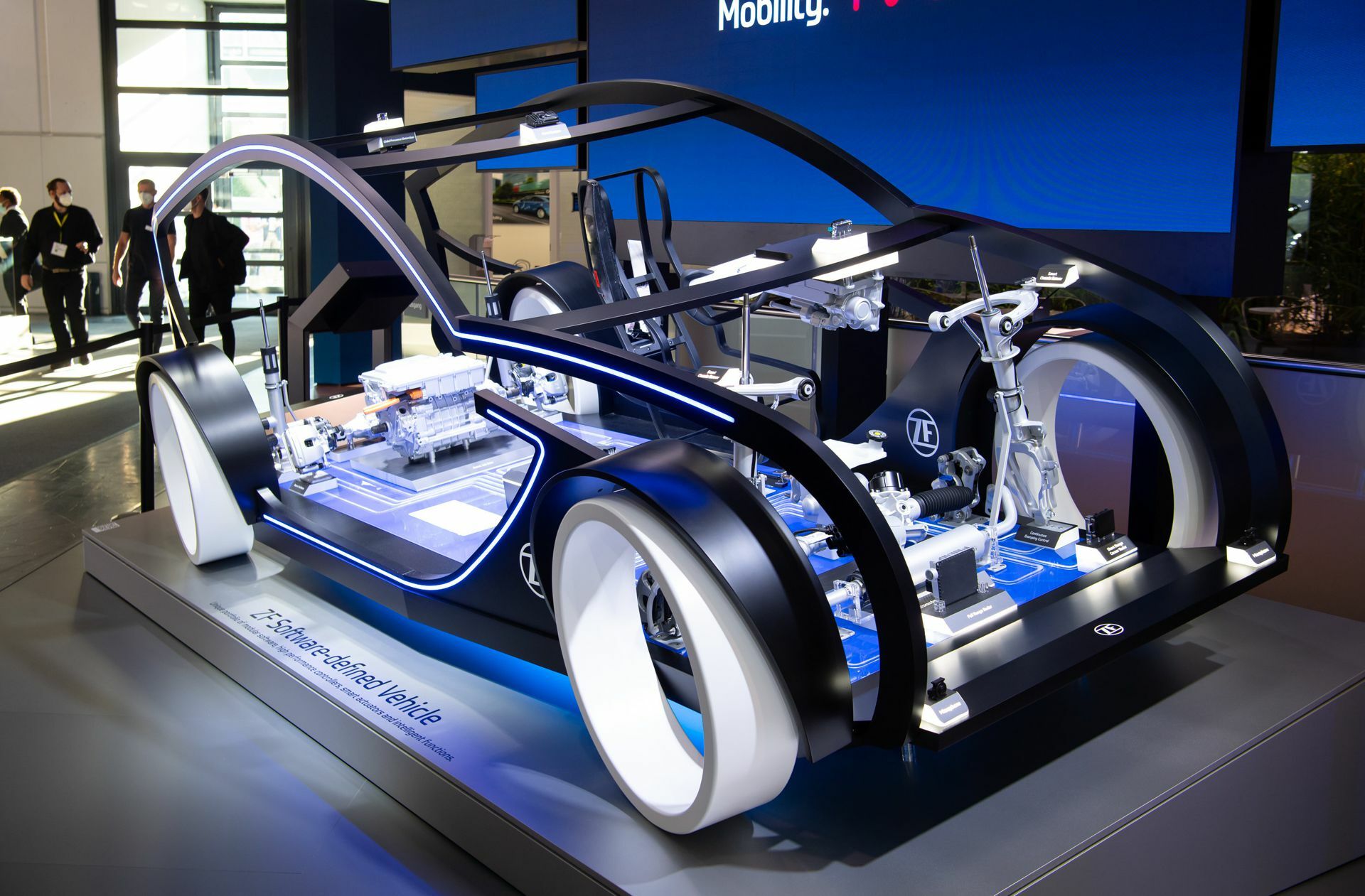 Der Zulieferer ZF präsentiert auf der IAA Mobility Zukunftstechnik
 Foto: dpa/Sven Hoppe