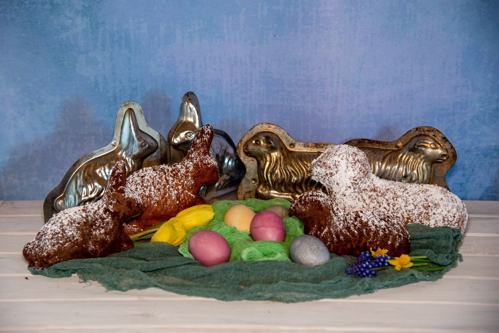 Hase, Lamm und Eier - das Dreigestirn auf der österlichen Tafel.      Bild: Nüßle