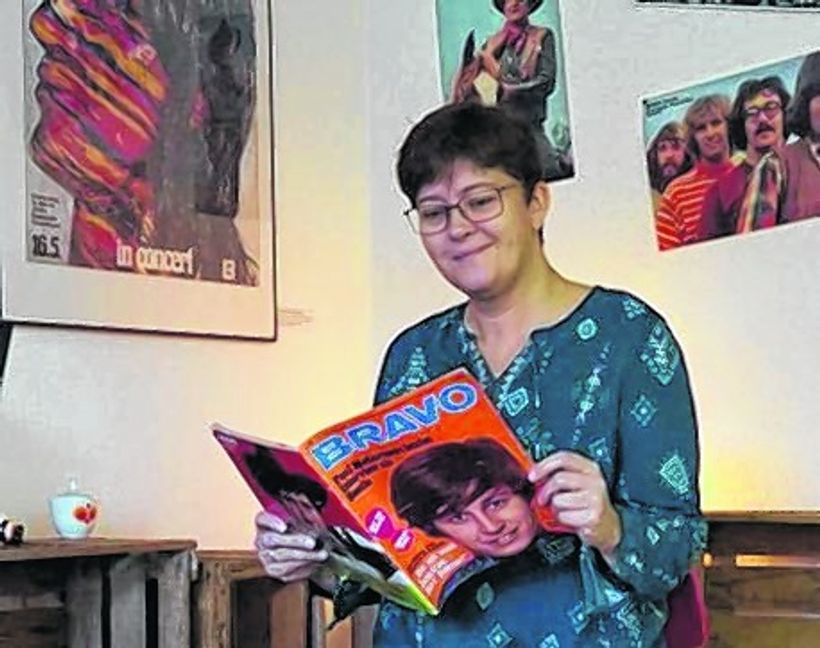 Museumsleiterin Illja Widmann in der 1970er Jahre-Schau. Bild: Heiden/A