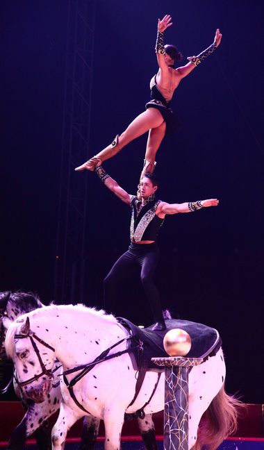 Spektakulär wird es auch diesmal bei der 28. Ausgabe des Weltweihnachtscircus in Stuttgart. Bild: Helmut Ulrich