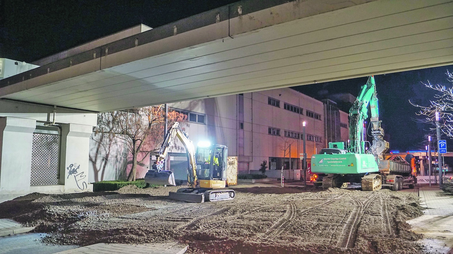 Das Bett für die Trümmer wird bereitet.