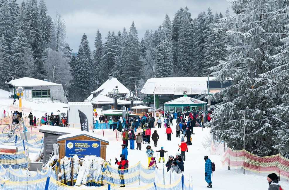 Dann tummelten sich viele Skifahrer am Seebuck.