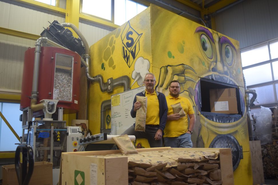 Firmenchef Steffen Spindler (links) und Produktmanager Sebastian Fillinger ist zunehmender Verpackungsmüll ein Dorn im Auge.